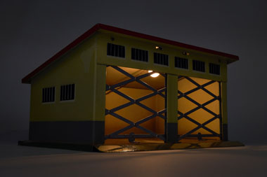 Kibri Garage mit 2 Scherengittern