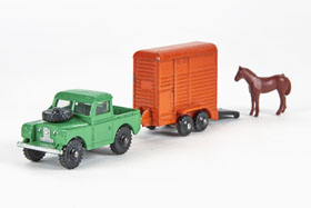 Dinky Toys 073 Land Rover and Horse Trailer